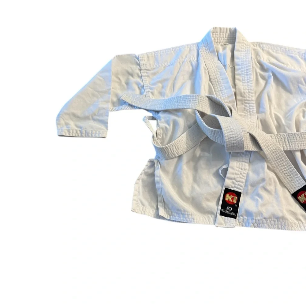 Costume KI International Martial Arts Gi Ages 3-6 White Belt Included